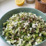 Salată de broccoli cu quinoa